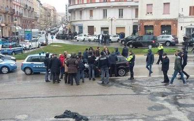 Diskurtso faxista "arriskutsuei" aurre egiteko deia zabaldu dute