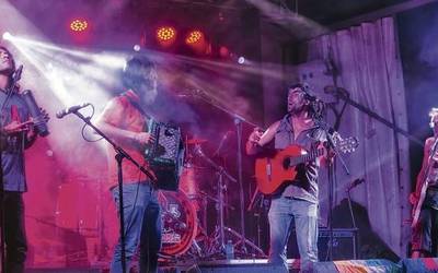 Radio Revolución, musika fusinoa