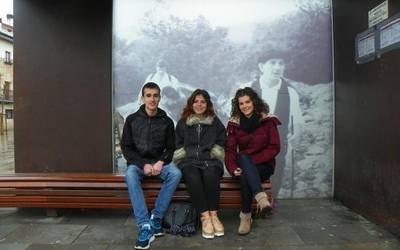 “Haur baten erreferentea izatea oso polita da”