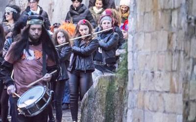 ARGAZKIAK: Rock n' rollaren eskola