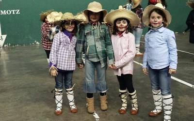 Aurtengo Argal Jaia, txorimaloz jantzita