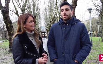 “Ane futbolean jokatzen ikusten dudanean nire entrenatzaile sena irteten zait”