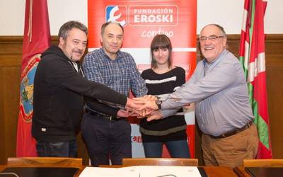 Elorrioko Udalak, Eroskik eta Kainaberak hitzarmena sinatu dute beharra duten familiei laguntzeko