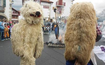 Gazteen eskearekin hasiko dituzte inauteriak Saran larunbatean