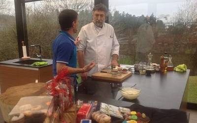 Iñaki Izagirre gozogilea Txoriene saioko protagonista izango da bihar