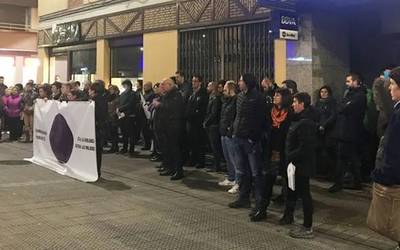 Emaztea jotzea egotzita gizon bat atxilotu dute Abadiñon