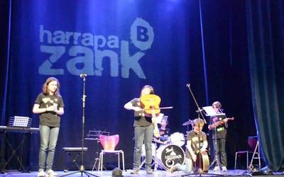 1.303 gaztek emon dabe izena Harrapazank-en