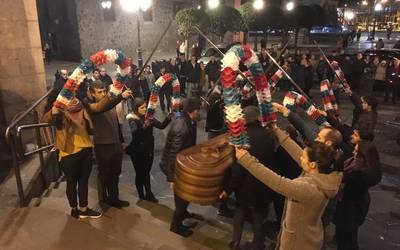 Agur beroa eman diote Marta Oruesagastiri