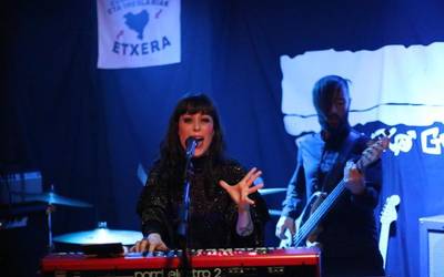 Libe musikariaren doinu melodikoak eta ilunak Antixena gaztetxean
