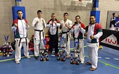 Saioa Karate Taldeak hainbat txapelketetan hartu du parte asteburuan