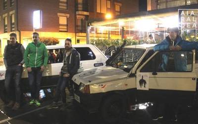 Marokora bidean daude lau aiaraldear, Panda Raidean parte hartzeko