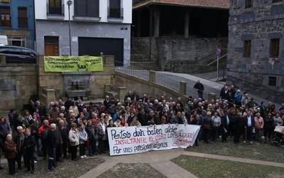 Pentsio kaskarrek emakume izena daukate