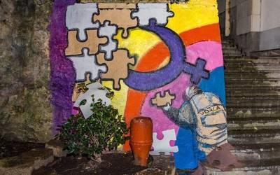 Alkatearen zentsura sistematikoari kolore gehiagorekin erantzun diogu