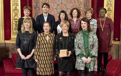 Blanca Fernández Viguera ikertzaile feministak berdintasunaren Berdinna saria jaso du