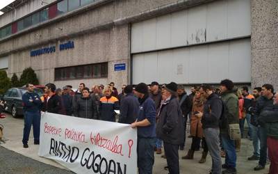 Xabier Rey lankide ohia gogoan Neumaticos Iruñan