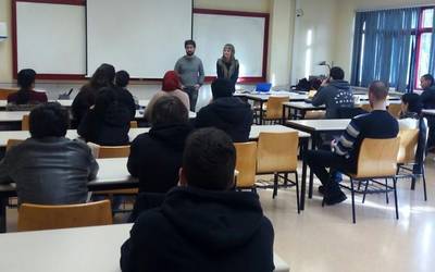 Debabarreneko 15 gazte biltegi-lanetarako trebatzen hasi dira, Txertatu Merkatuan egitasmoaren baitan