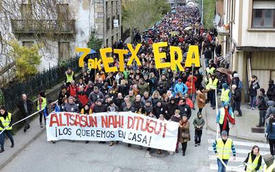 Argazkia aterako dute Elgoibarren Altsasuko gazteekiko elkartasunez