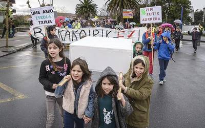 Sopelako institu berriaren proeiktuak luzera joko duela dirudi