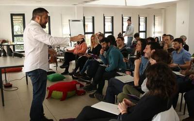 Jolas librea ardatz izan duen tailerrak arrakasta izan du Arrasaten