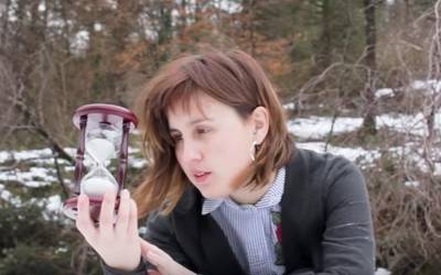 Nerea Iglesias protagonista Azalera taldearen bideoklipean