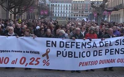 Nafarroak pentsioak kudeatzeko eskumena izan dezala eskatu dute Geroa Baik eta EH Bilduk