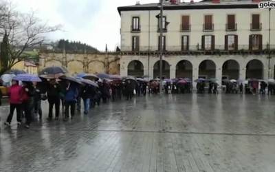 Pentsio duinak eskatzeko elkarretaratzea egin dute gaur ere, Oñatin