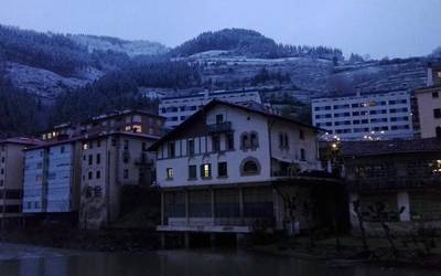 Bertan da elurra