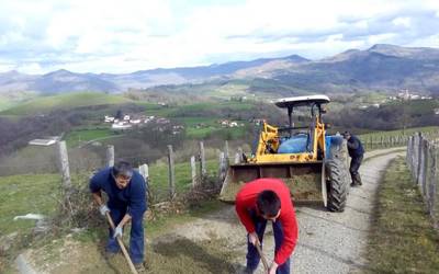 Auzolanean ibili dira Anizen martxoaren 17an