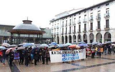 Azpeitian ere babesa agertu diote Kataluniari