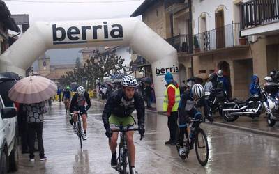 Arbizuko Duatloia, bertan behera