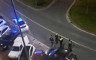 Bart auto batek aparkatuta zeuden hainbat autoren kontra jo zuen Arrasaten