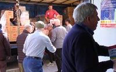 18.000 kilo janari banatuko dizkiete beharra duten 300 familiari Udalak Nagusilan elkarteari utzitako lokal berrian