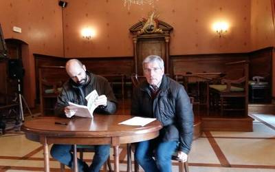Garai bateko apustuen gaineko liburua aurkeztu du Jose Antonio Azpiazuk