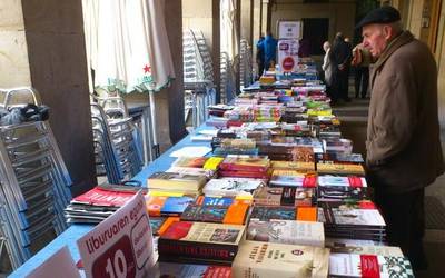 Hasiak dira Liburuaren Egunerako prestaketak