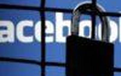 Facebook  pribatutasun  gaietan  bere  buruari  pilak  jarri  beharko  dizkio