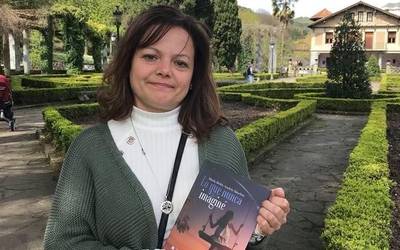 “Bizitzak esan nahi duena sentitzeko balio du nire liburu berriak”