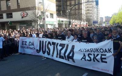 Jendetza elkartu da Iruñean, baita debagoiendarrak ere, 'Altsasukoak aske' lelopean