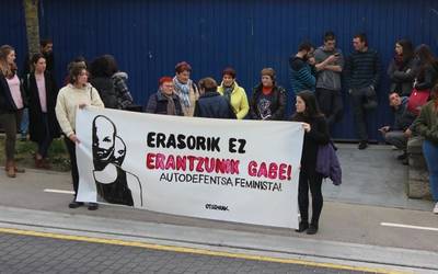 Elkarretaratze bidez salatu du eraso matxista Otsemeakek