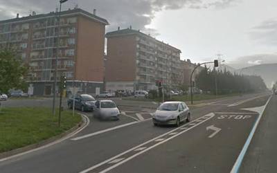 Muntsaratzen "semaforoek sortzen duten arriskua" salatu, eta 564 sinadura batu dituzte