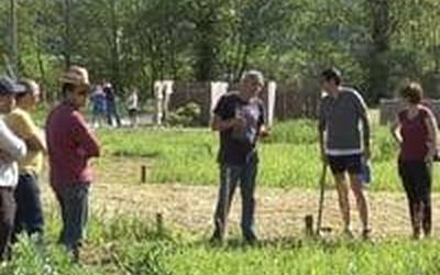 Furgobaratza Beasaingo baratzetan izan da, euriaren ondorengo lanen ostean
