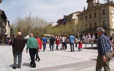 Lehen sektorea plazara