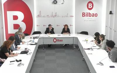 2019an Bilboko ikastetxe publikoak amianto gabeak izango direla iragarri du Hezkuntza zinegotziak