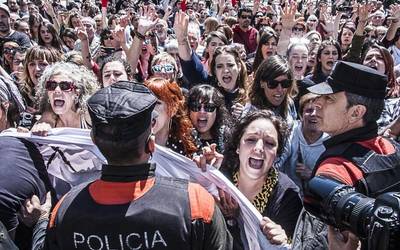 Sanferminetako bortxaketaren epaia salatuko dute gaur Leioan eta Sopelan