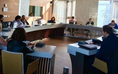 Zornotzako udalbatzarrak “etsipena” adierazi du Iruñeko epaiaren aurrean