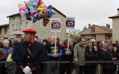 Milaka erromeria-zale hurbildu dira Armentiara San Prudentzio egunean