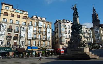 Pisu turistikoak onartzeko eskatu du Gasteizek, araudi berria prestatu bitartean