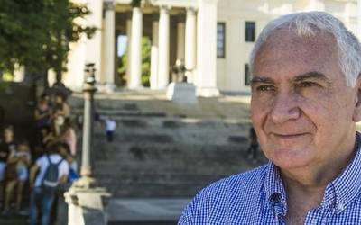 Sarrionandiaren 'Hilda dago poesia?' katalanez argitaratuko da, crowdfunding bidez finantzatuta