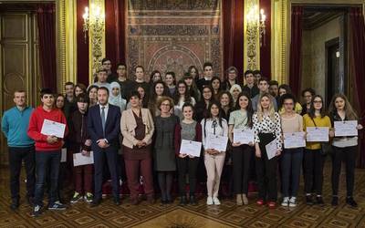 Jakin-mina egitasmoan parte hartu dutenendako diploma