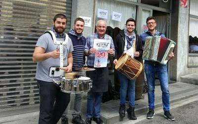 Txakolin Eguna egingo dute Zornotzan, txistulariek eta Kittu taldeak lagunduta