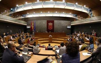 Parlamentuak Espainiari eskatu dio Kode Penalean ere eraso izan daitezela onartu gabeko harreman guztiak